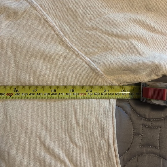 ⭐️NEW⭐️Cropped sweatshirt - Picture 13 of 13